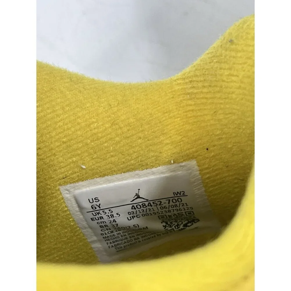 Yellow Air Jordans  4 Retro GS Lightning  2021 Mid Light  SZ 6Y 408452-700